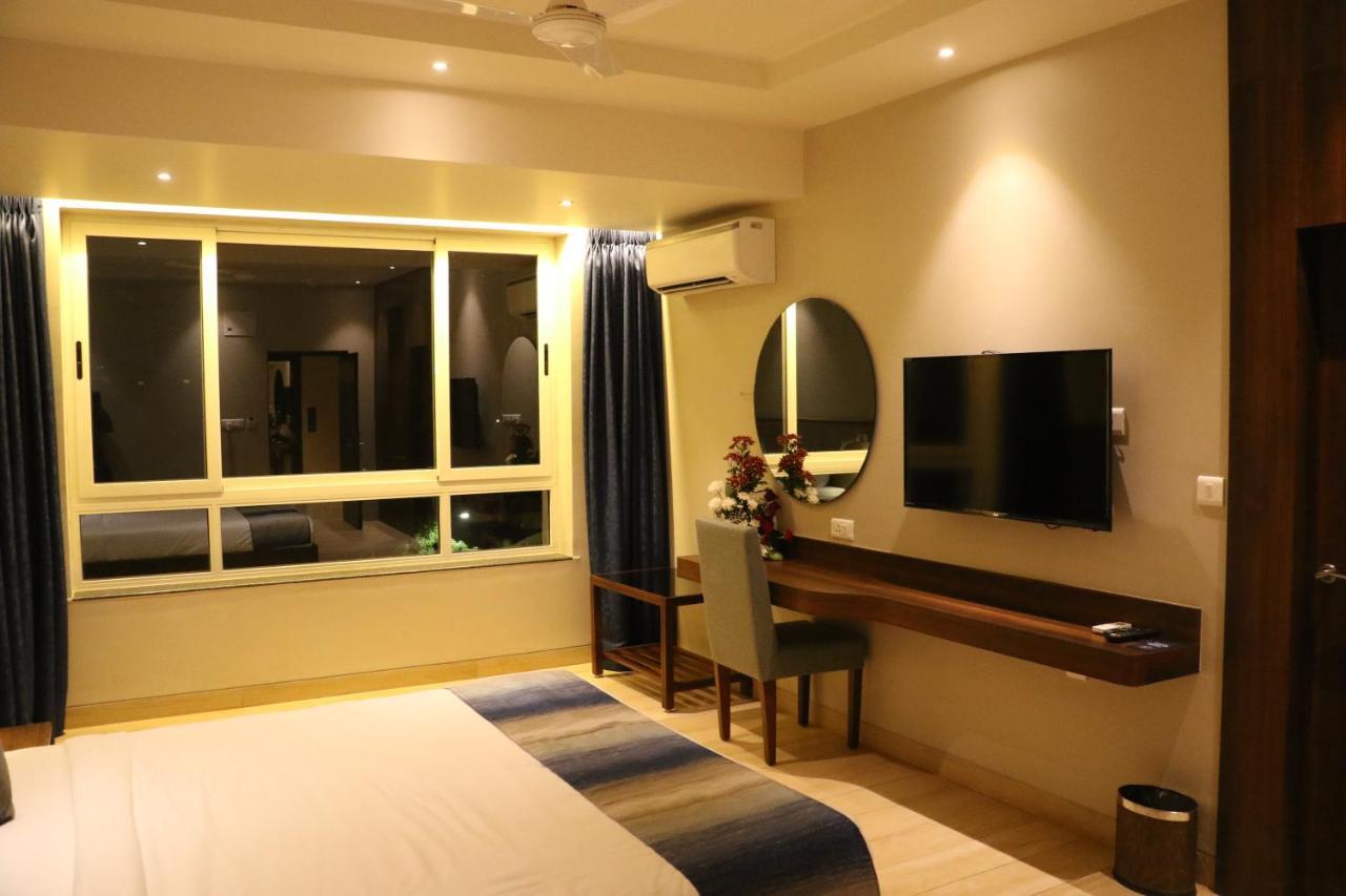Cosmique Clarks Inn Suites Goa Маргао Экстерьер фото